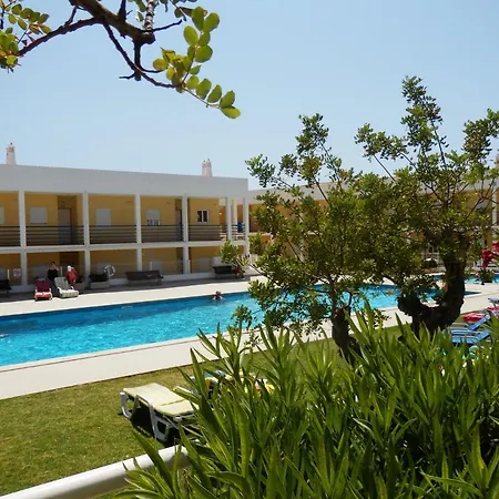 Sun & Pool Holiday Apartment Albufeira