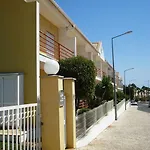 Sun & Pool Holiday Апартаменты *