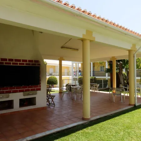 Sun & Pool Holiday Apartment Albufeira